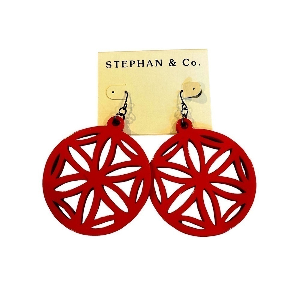 Stephan and Co. Red Resin Geometric Flower Starfish Design pierced Earrings